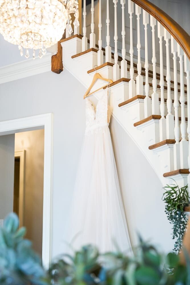 wedding-dress-stairs-highgrove-estate