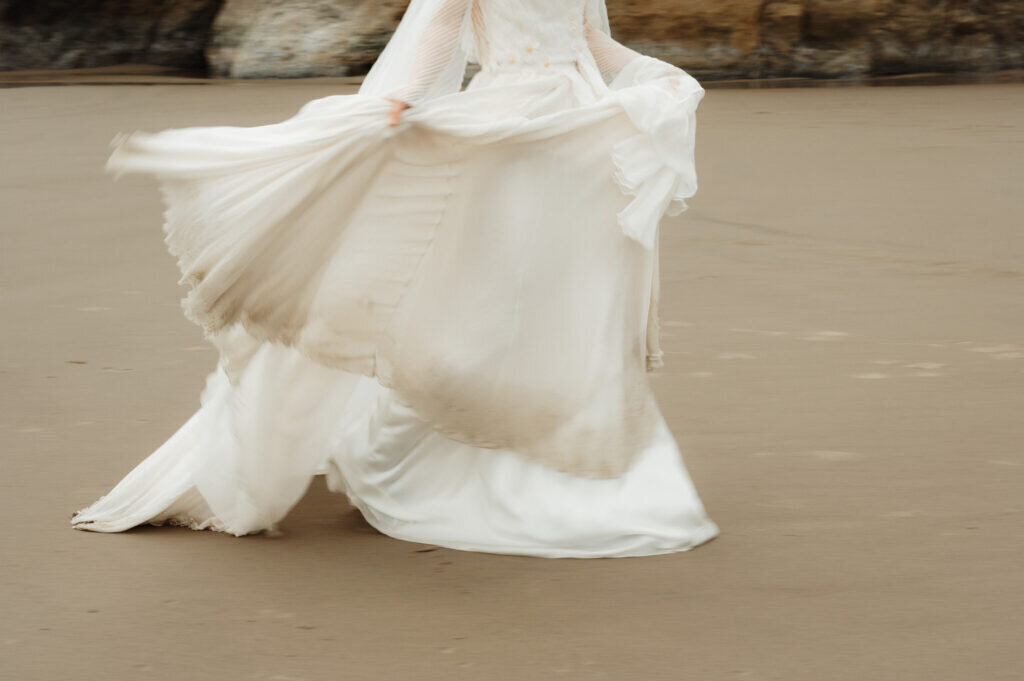 hug-point-oregon-coast-elopement-35-1024x681