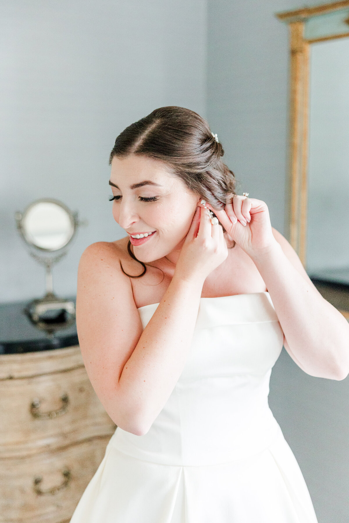 kim-dan-wedding-the-delamar-greenwich-ct-getting-ready-23