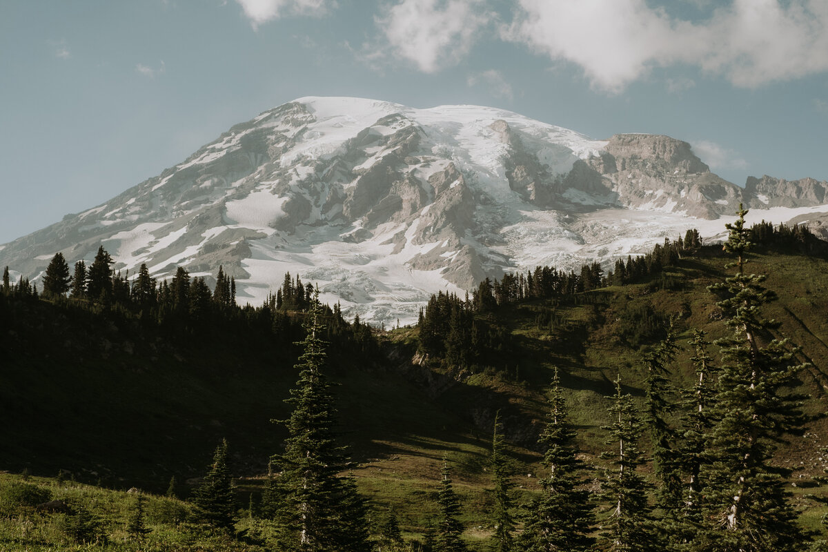 Mount-Rainier-Hiking-Elopement-Paradise-Inn-Panorama-Point-Annette-Ambrose-Photography