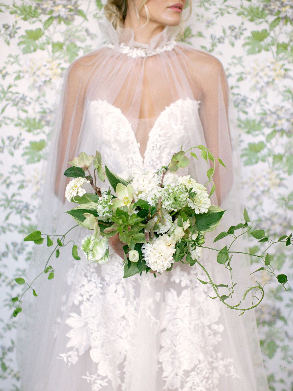 max-owens-design-english-floral-wedding-17-white-green-bouquet