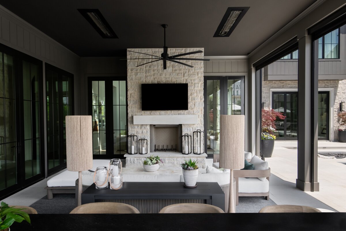 1816Rosebrooke_Legend_Studio36_288
