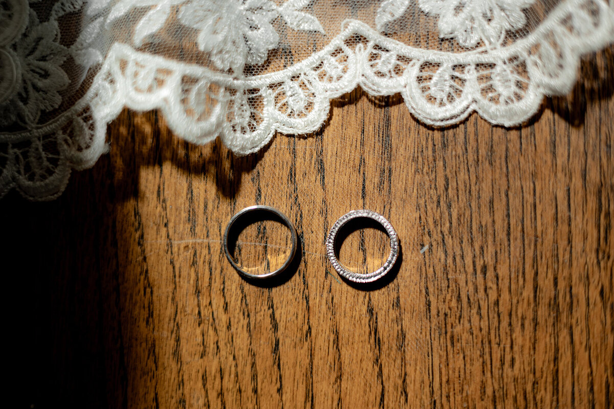 simple-ring-detail-photo-sunlight
