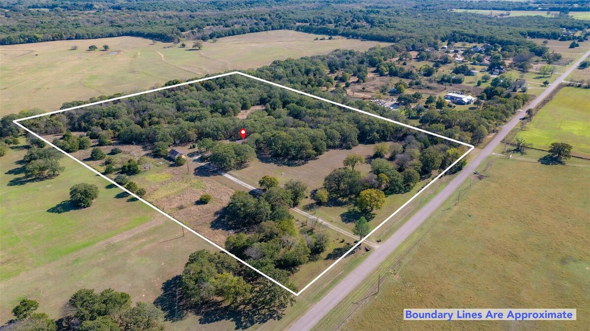 Ariel view of Home on 16 acres for sale in Collinsville, Texas 
