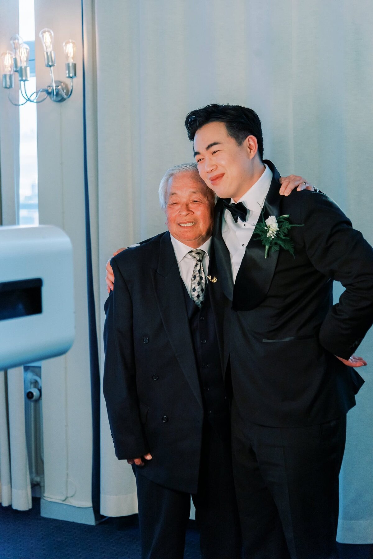 Destination Wedding Photographer Anna Lundgren in Stockholm Wedding at Solliden Skansen Stockholm Sweden_114