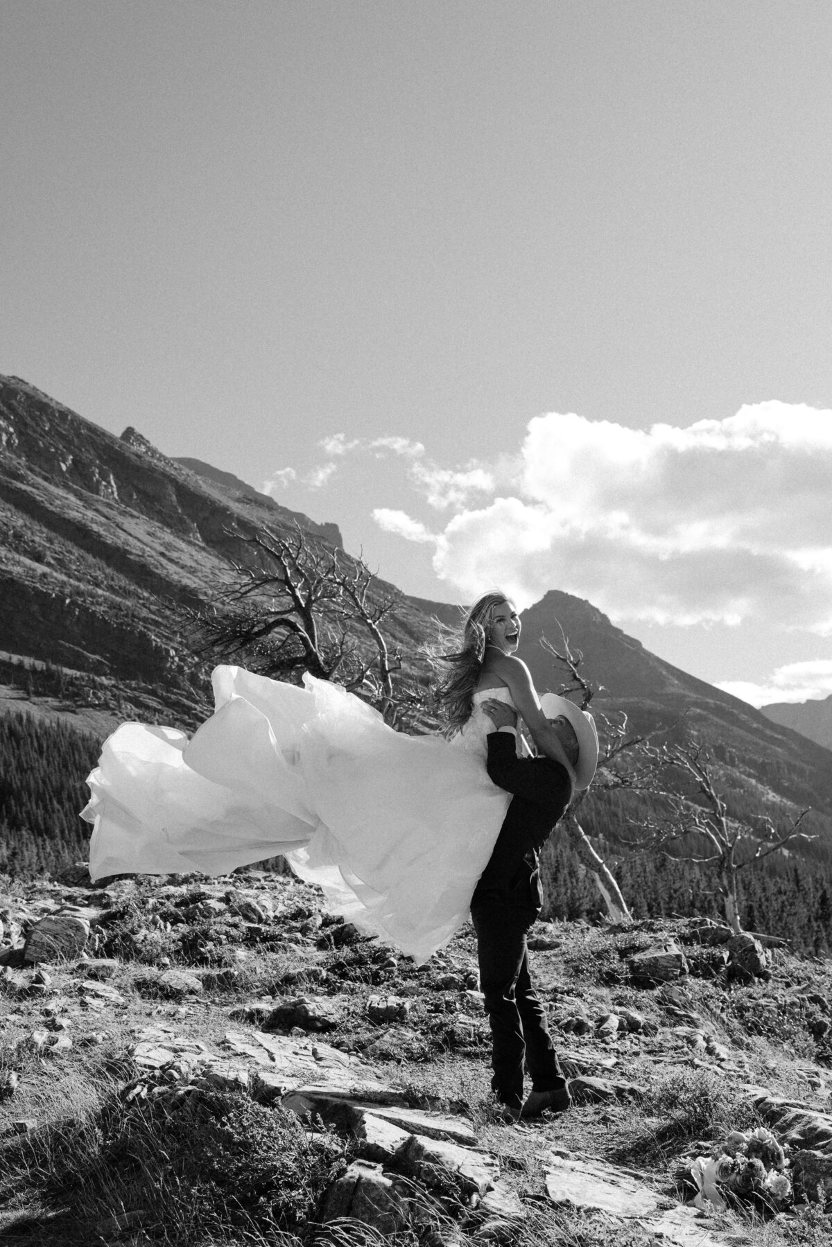 presley-gray-photo-boho-glacier-park-elopement-3601