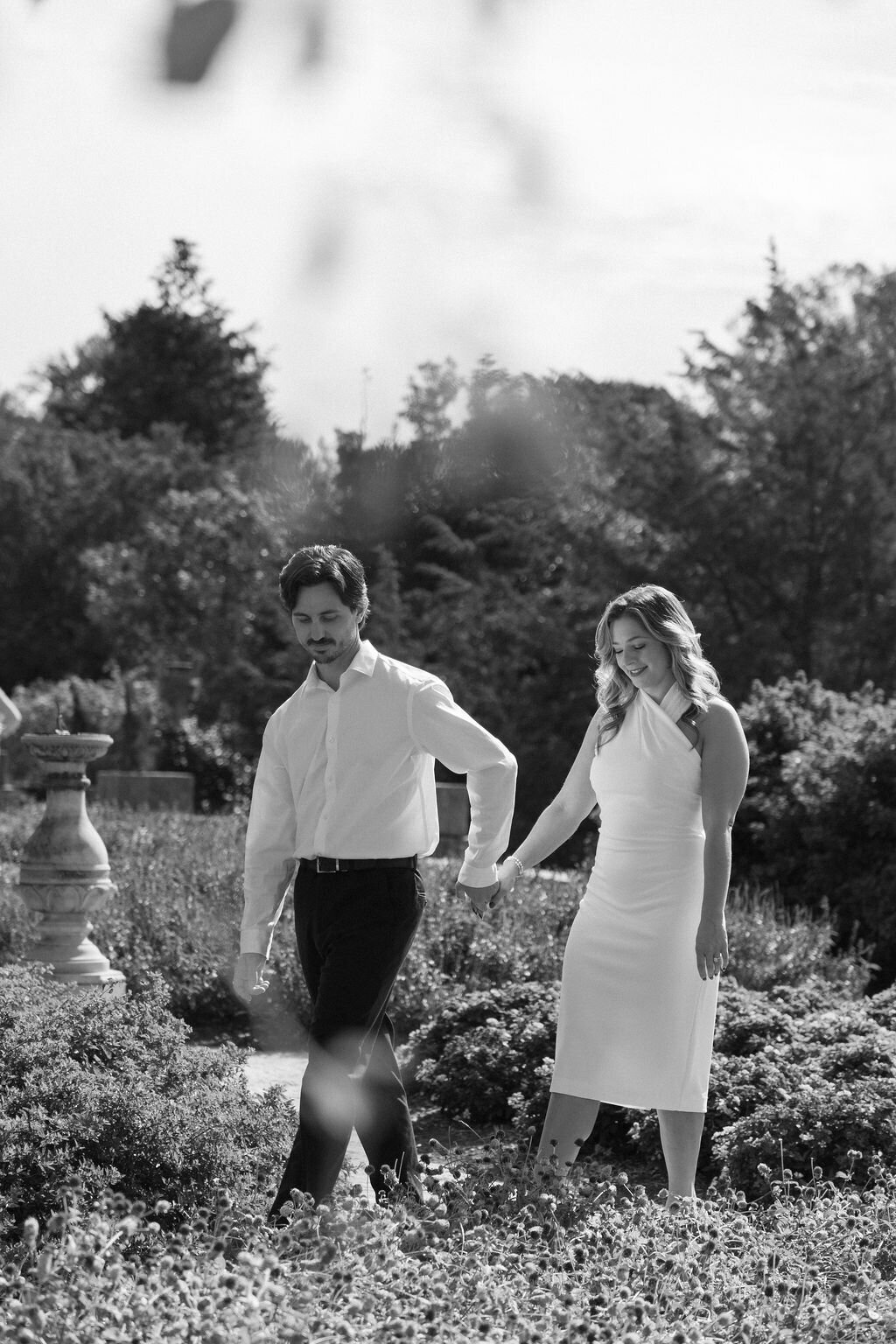 meredith-michel-photography-black-and-white-romantic-garden-walk-richmond-va