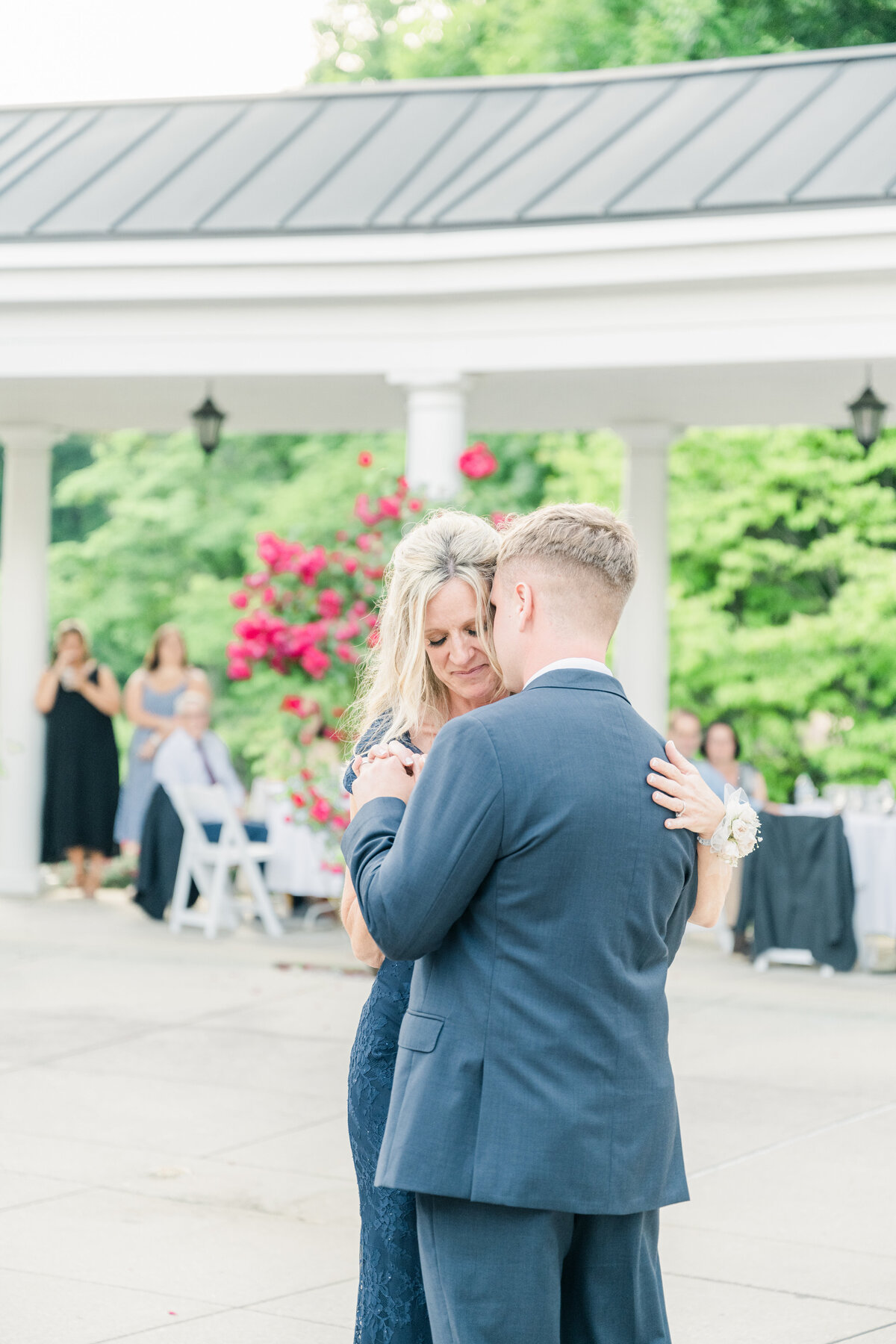 Kentucky spring wedding at my old ky home florals emma v photography wedding party portraits ideas photographer wedding party photos letter reading ceremony