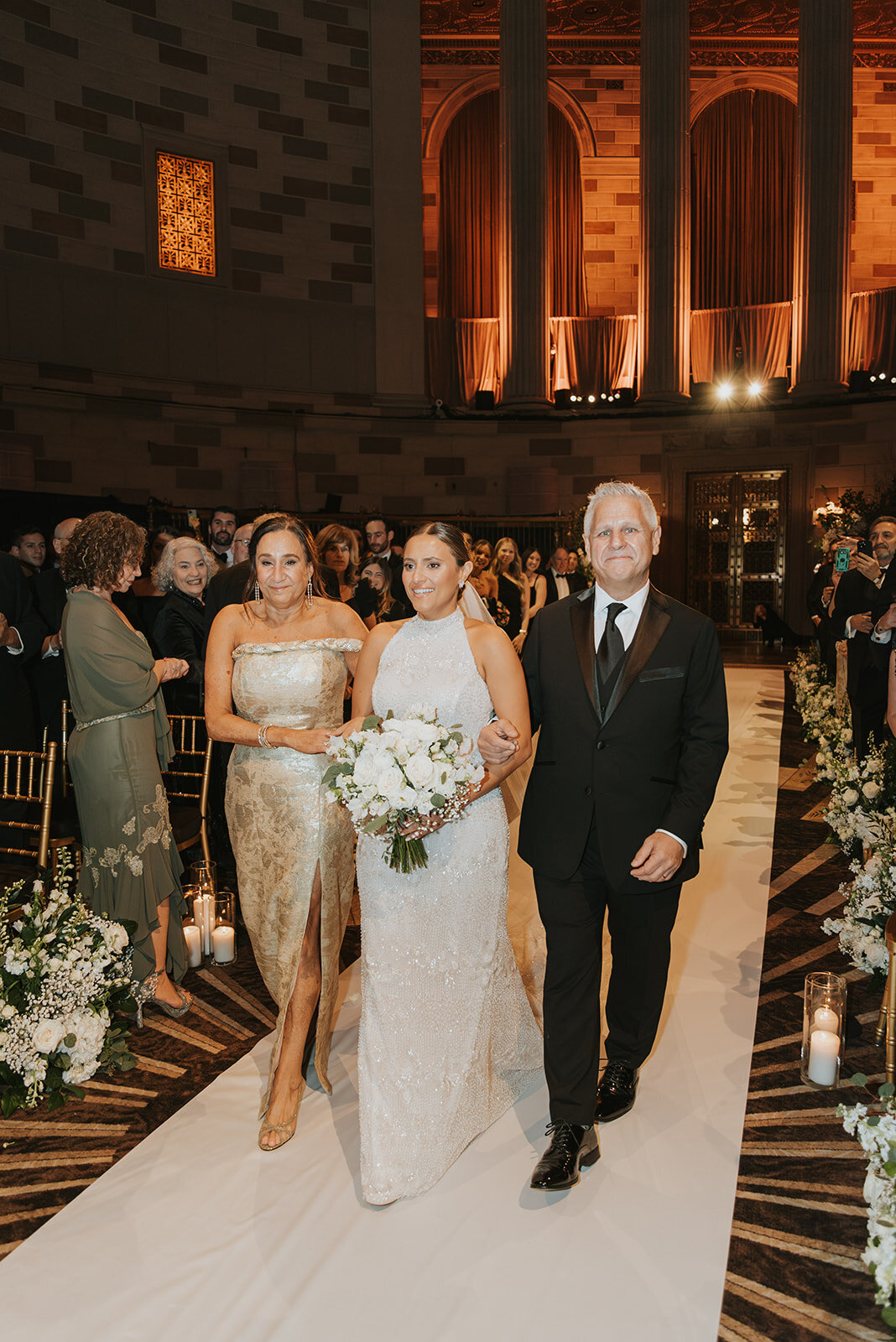 CORRIE-ZACH-NYC-WINTER-WEDDING-AT-GOTHAM-HALL_PHOTOS_BY_MARIA_B_LUNG_0710