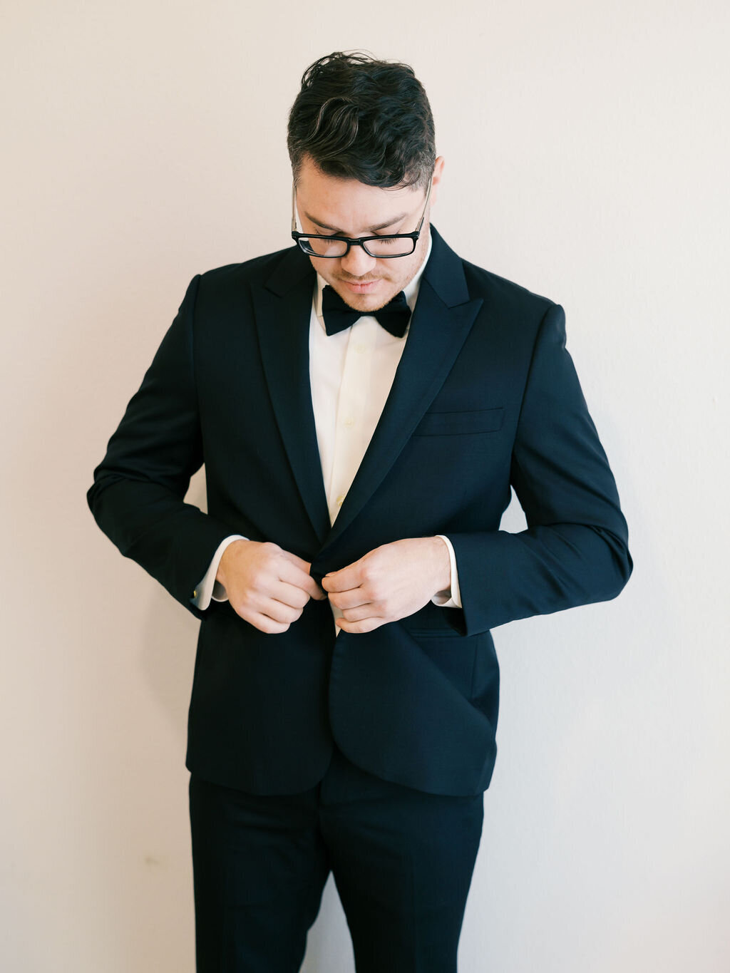 2.GettingReady-Chelsea&Aaron-AlisonBrookePhotography-95