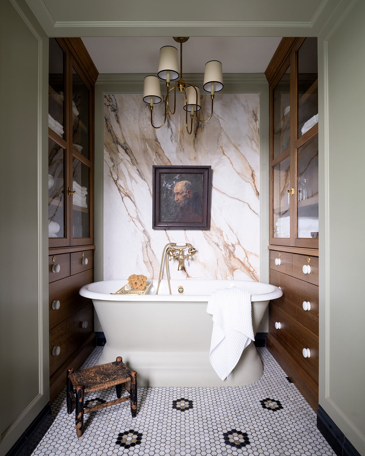 Kat Lawton Interiors - Seattle Interior Designer - English Cottage Primary Bathroom - DSCF2406-HDR_websize