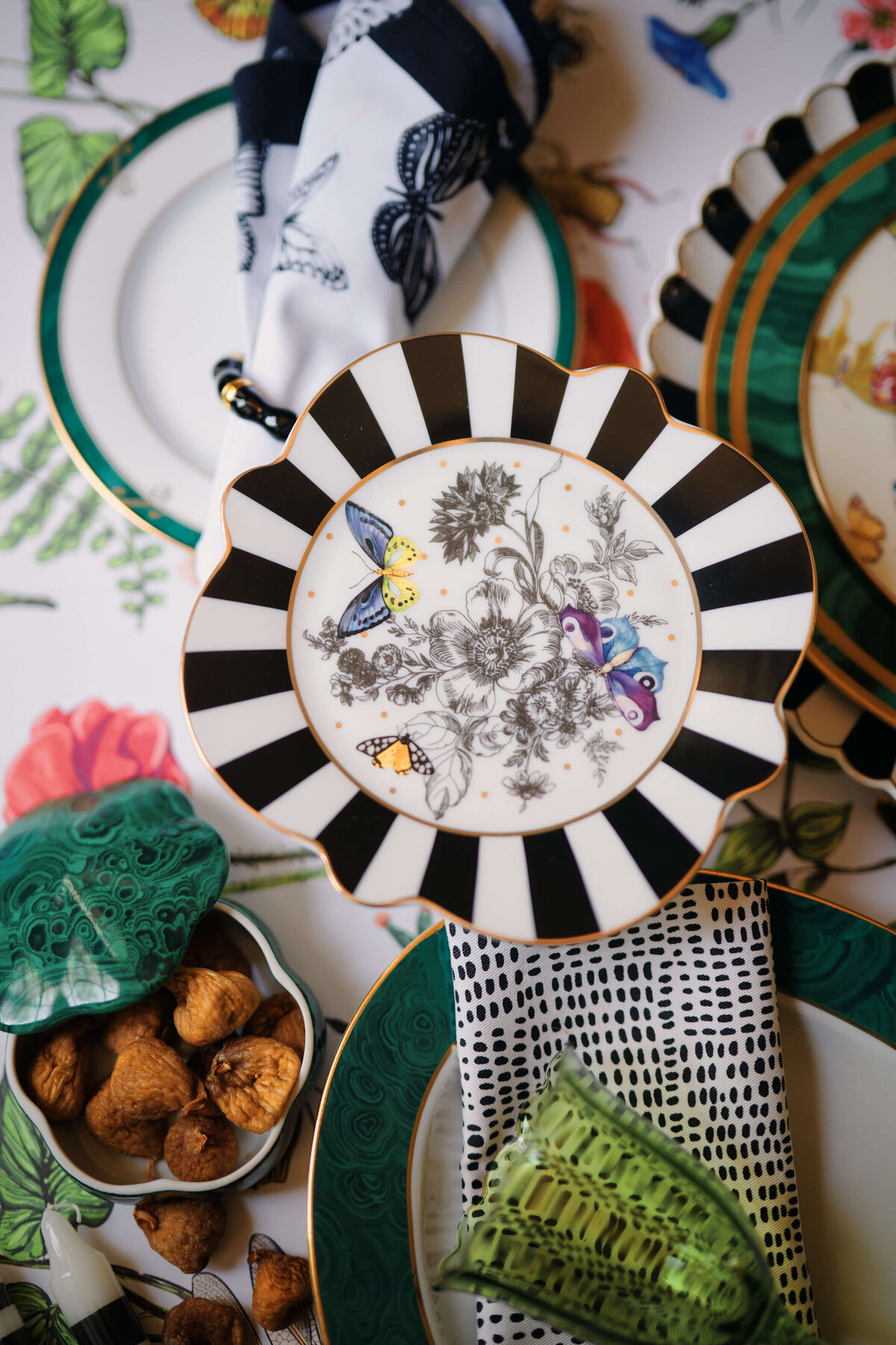 Magnolia-Bluebird-Eli-Turner-Photography-Ghost-Host-Summer-Entertaining-Ideas-Summer-Cakes-40