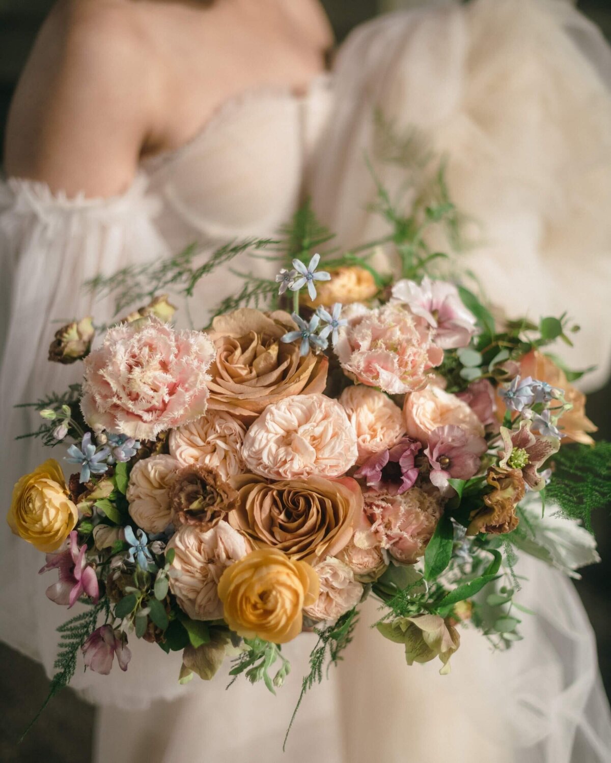 rachel-dale-photography-bride-bouquet-detail-photo-wedding