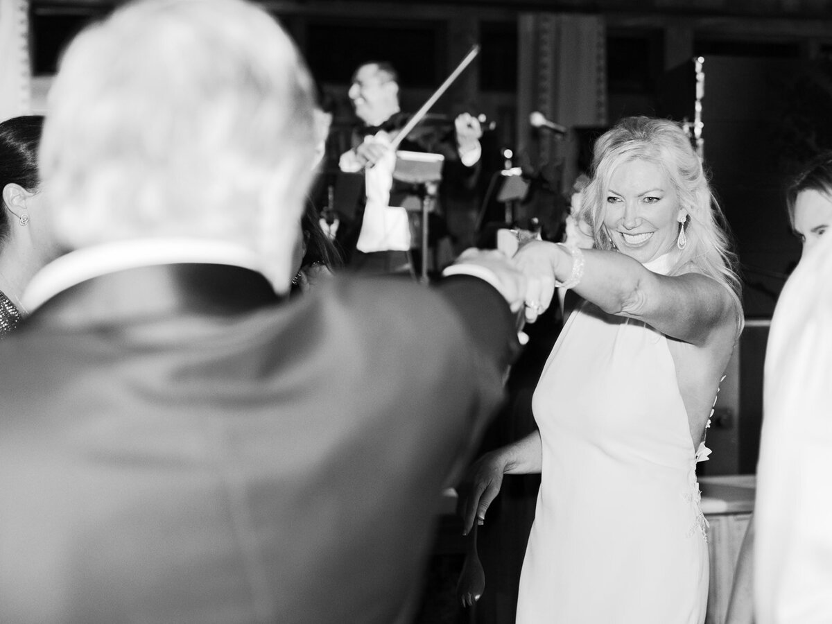 susan-dan-wedding-dancing-163_websize