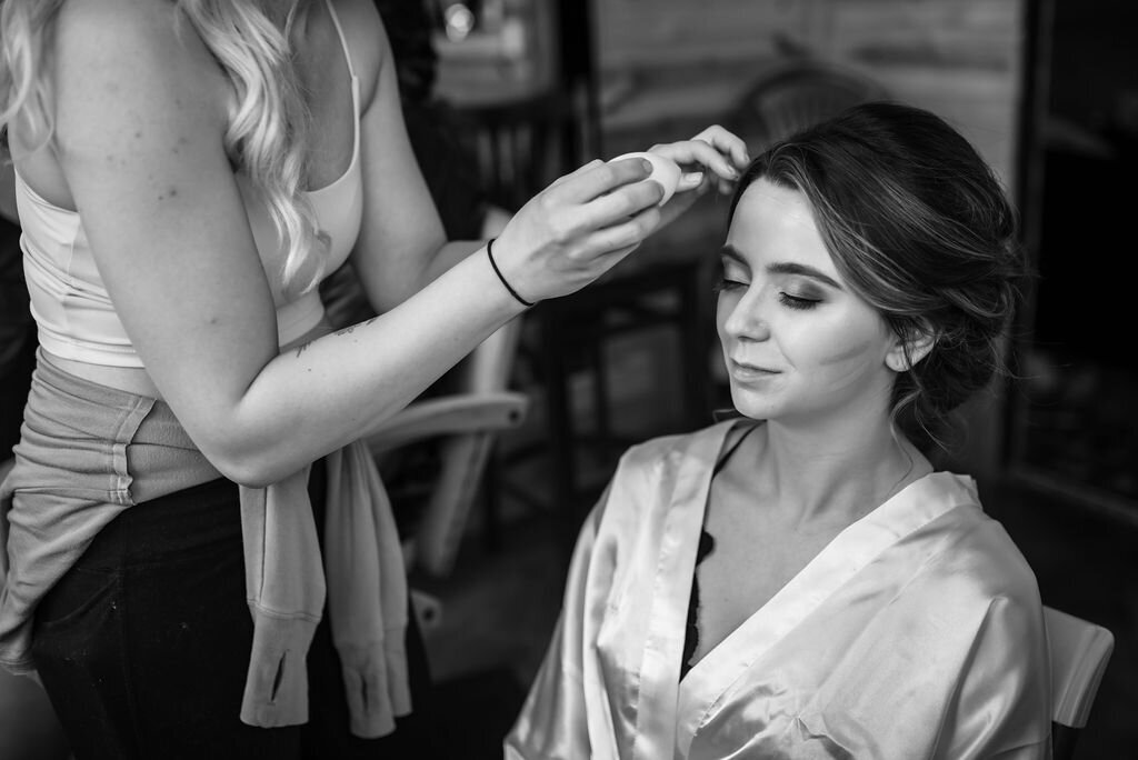 Vesper-and-Vow-Bemidji-Minnesota-wedding-and-elopement-photographer-coordinator-planner-getting-ready-hair-and-makeup