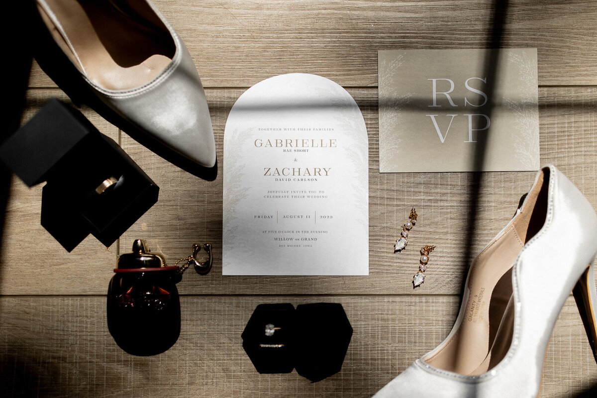 Wedding details at Willow on Grand in Des Moines