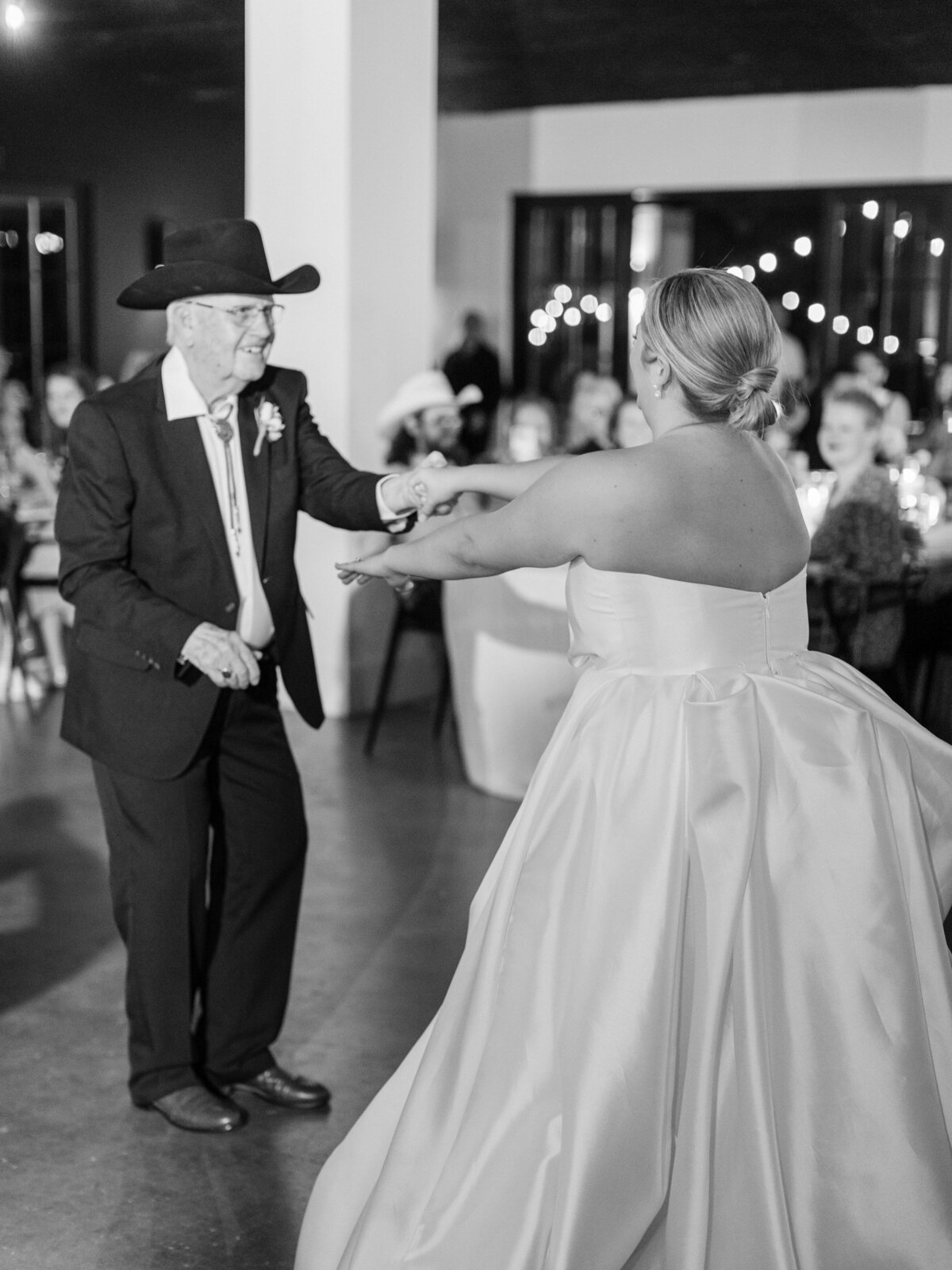 dallas-wedding-photographer-lazy-s-hacienda-reception-sarah-lanette-13