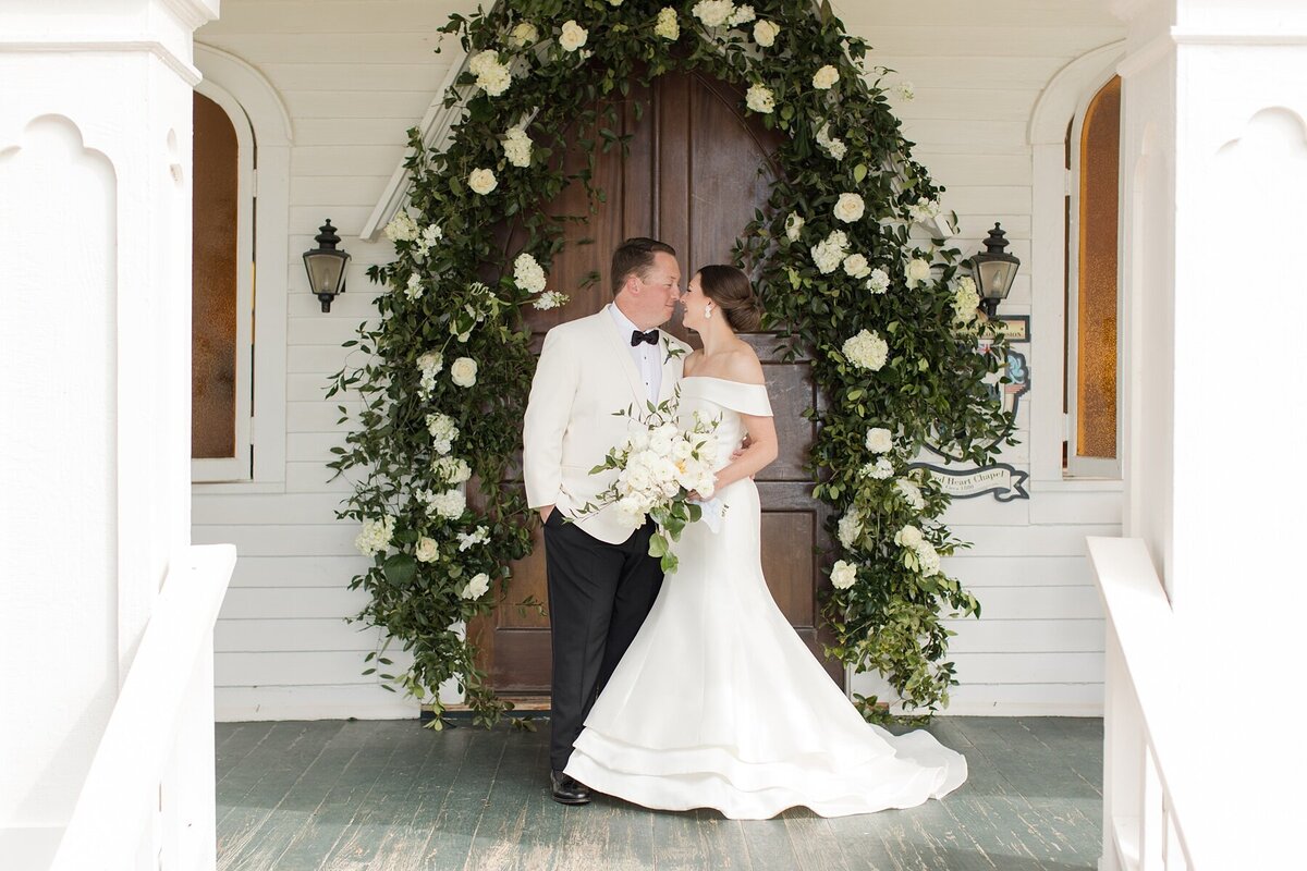 2022-mobile-alabama-wedding-photographer-sacred-heart-chapel_0041