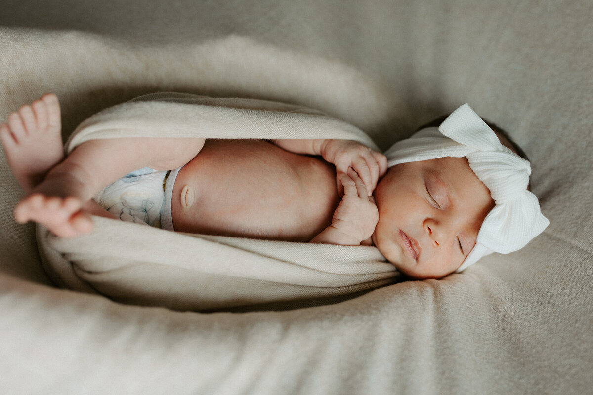 Blissfullybriphotography-pittsburgh-newborn-session-avery-louise-johns-032