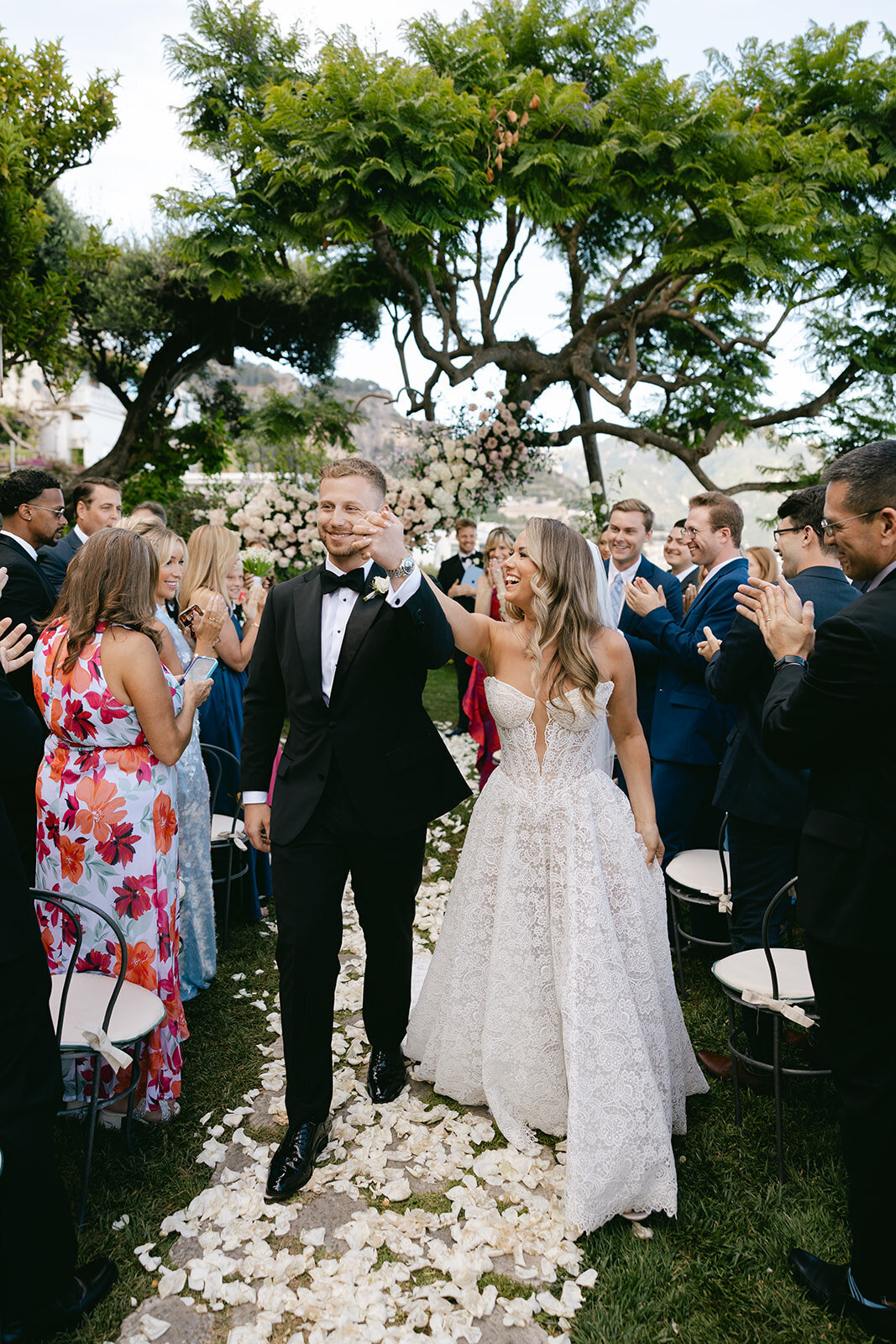 Elegant outdoor wedding reception on the Amalfi Coast 
