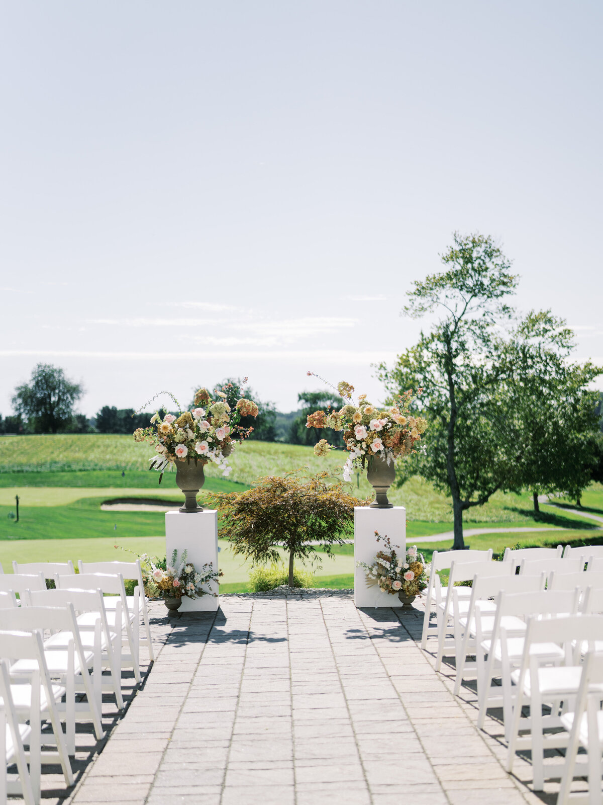 5_Kate Campbell Floral Maryland Golf Country Club Fall Wedding by Madeline Collins photo