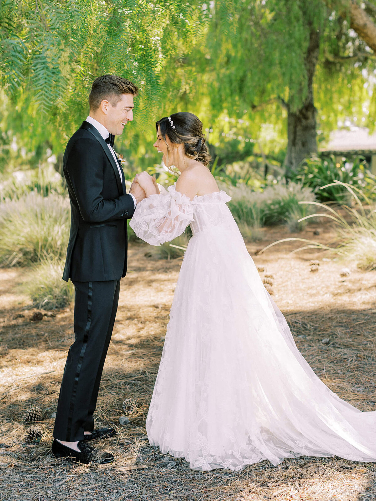 Modern-Fashion-Forward-Greengate-Ranchy-Vineyard-Wedding-Ashley-Ludaescher-Photography-0021