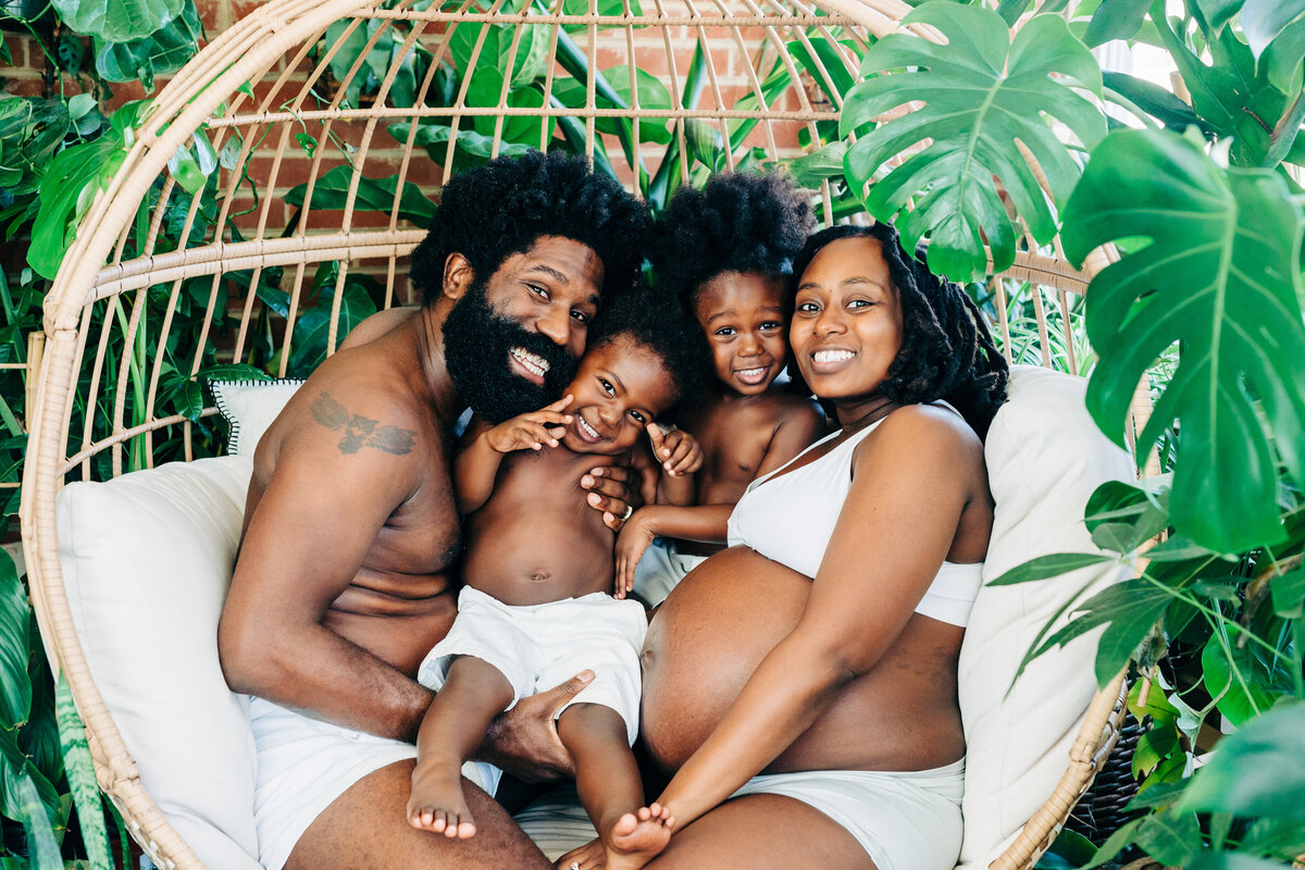 dmv-lifestyle-family-maternity-photographer-black-family-maternity-session