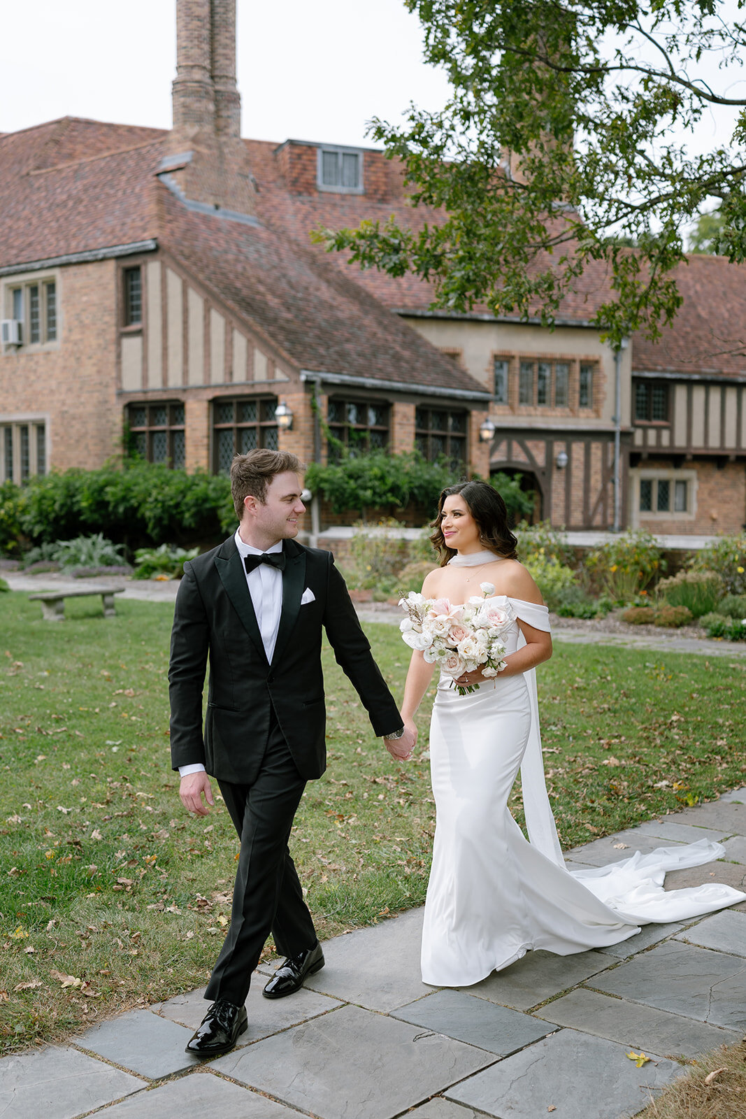 meadow_brook_hall_fall_wedding_loui_photography_michigan_wedding-33