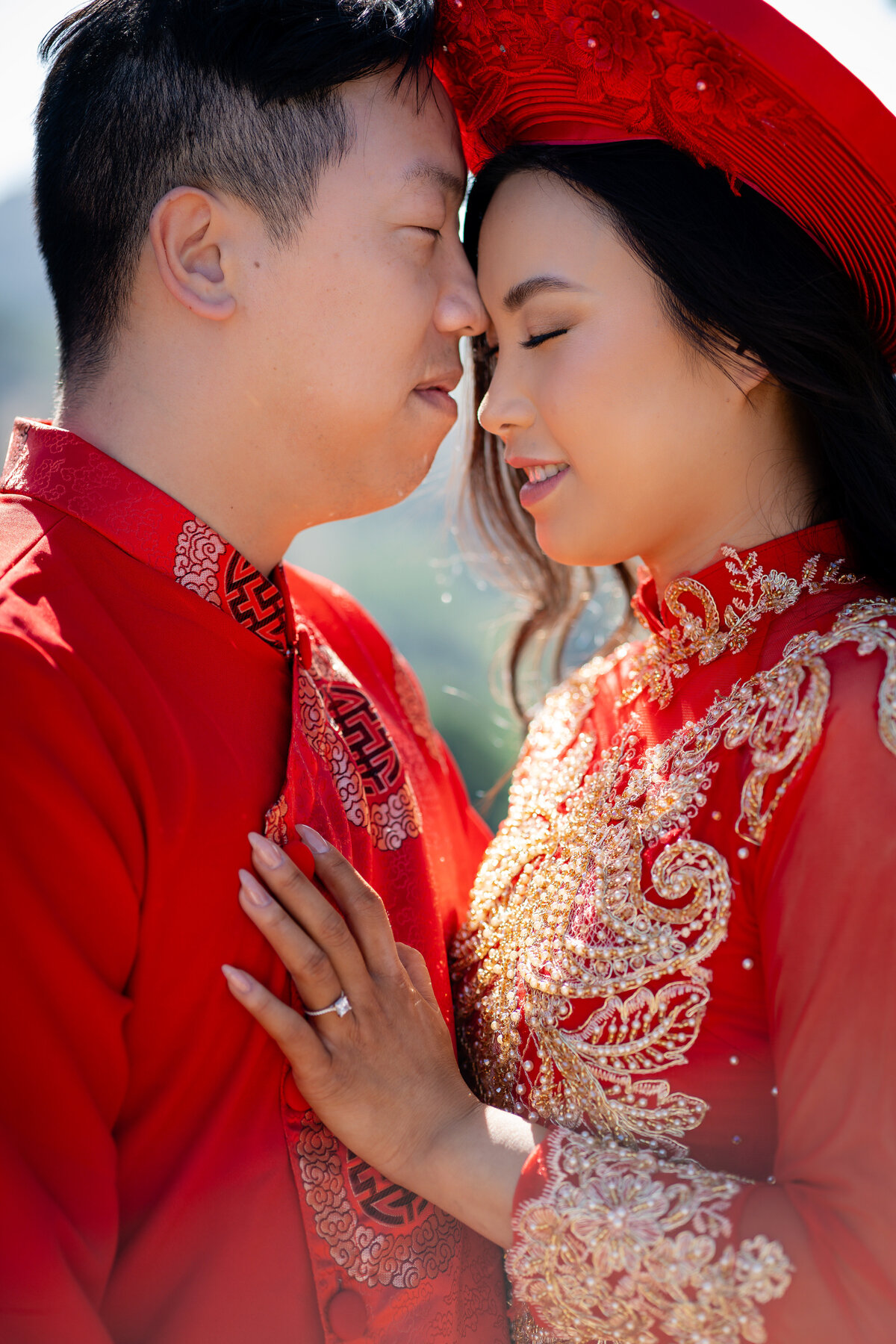 malibu-state-park-elopement-ao-dai-red-kiss