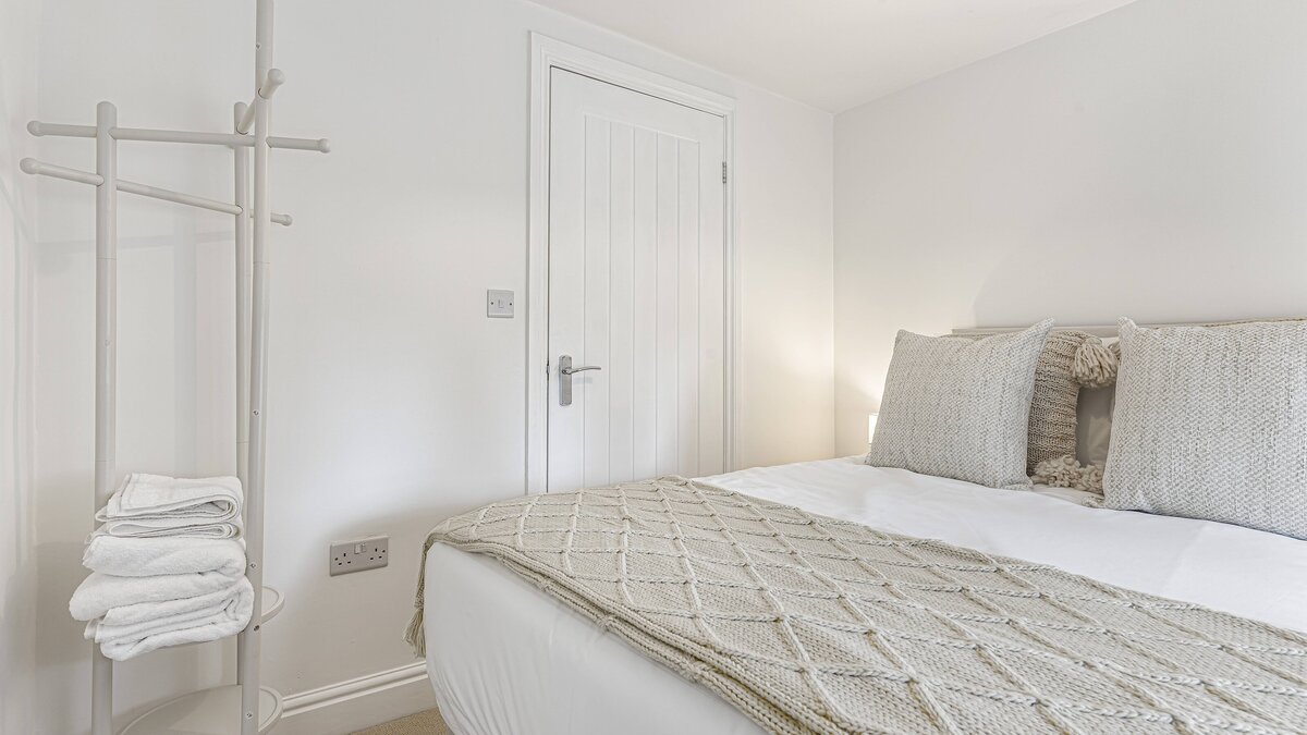 The Hideaway: Luxury 2 Bedroom Cottage