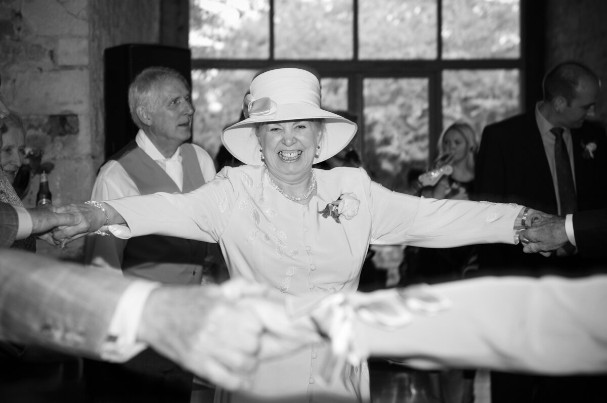 Notley-Abbey-wedding-photography-1115-2