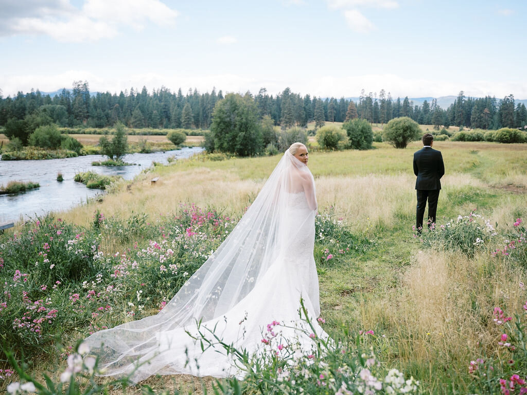 bride-and-groom-field