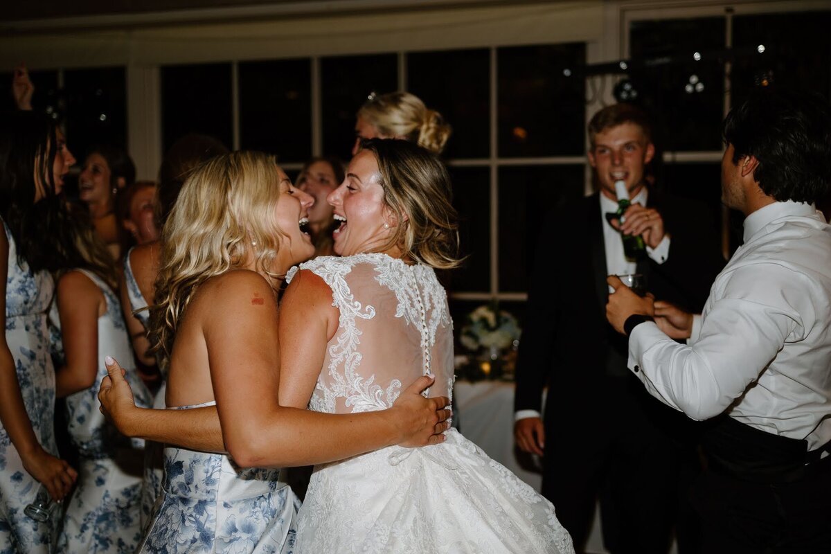 Nichole-Babiez-Photography-Dunham-woods-Geneva-Illinois-Wedding-luxury-editorial-timeless-modern-candid-bride-inspiration-chicago-photographer--138
