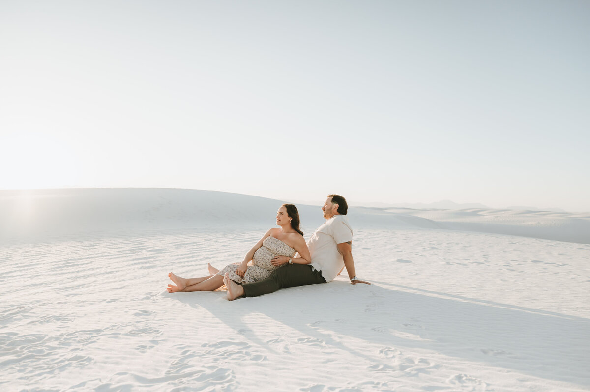 Maternity session in White Sands