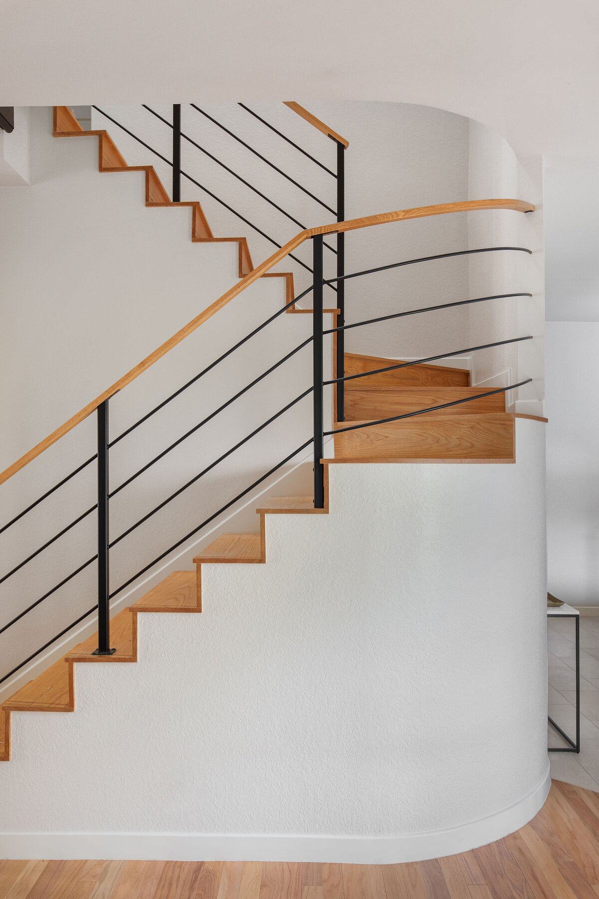 hello-home-modern-minimalist-wood-staircase-railings-14