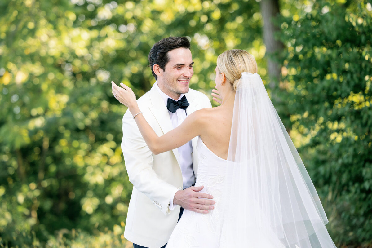 shoreacres-lake-bluff-tent-wedding-by-olivialeigh-54