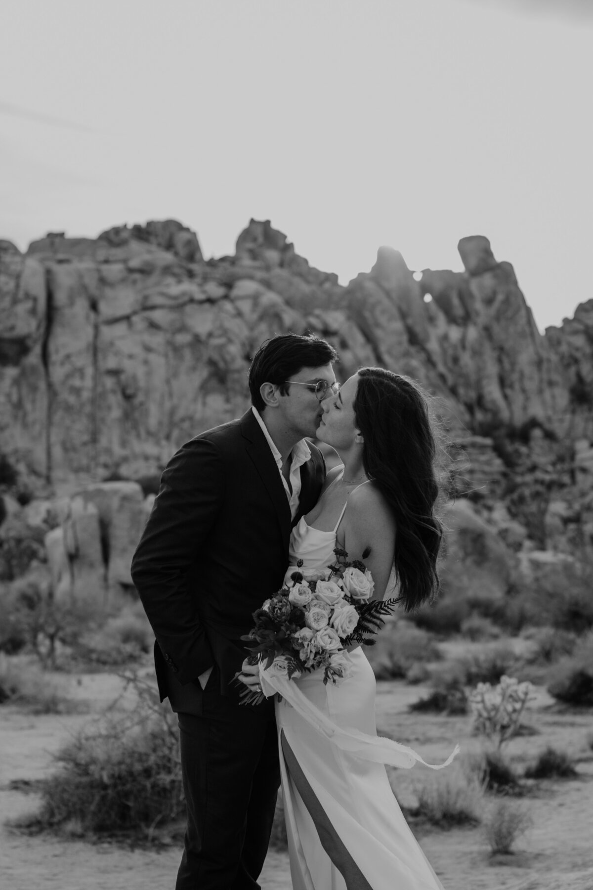 joshua-tree-elopement-photographer