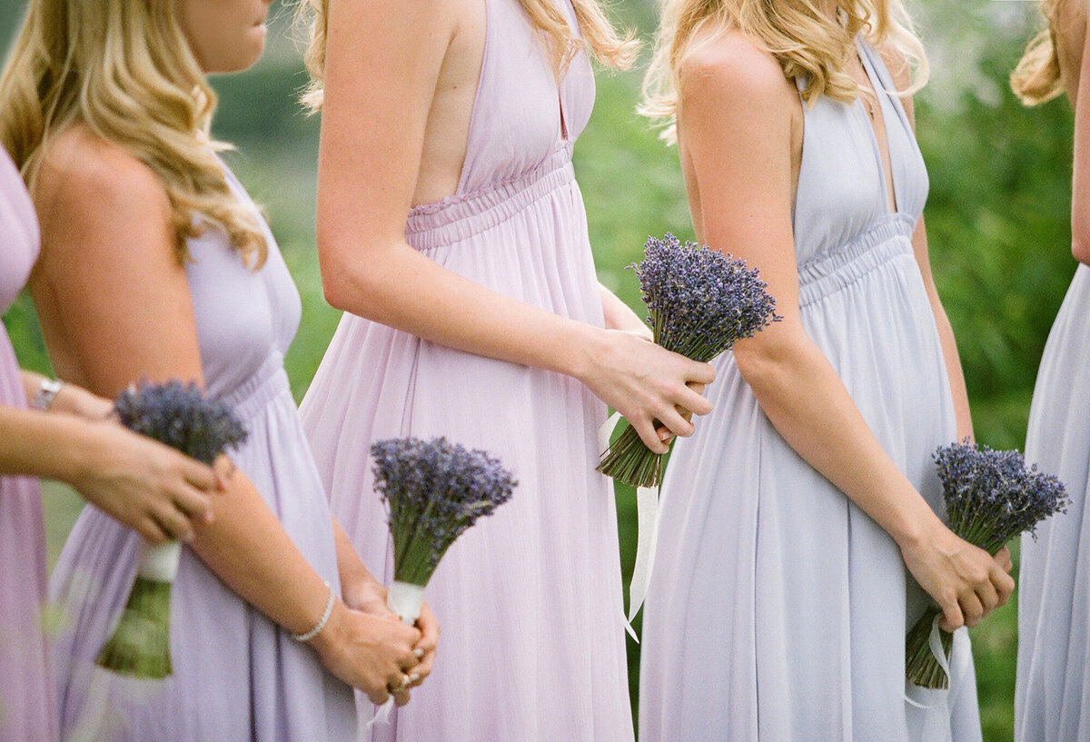 09_lavender-bouquet-bridesmaid-weddings-1000x681@2x