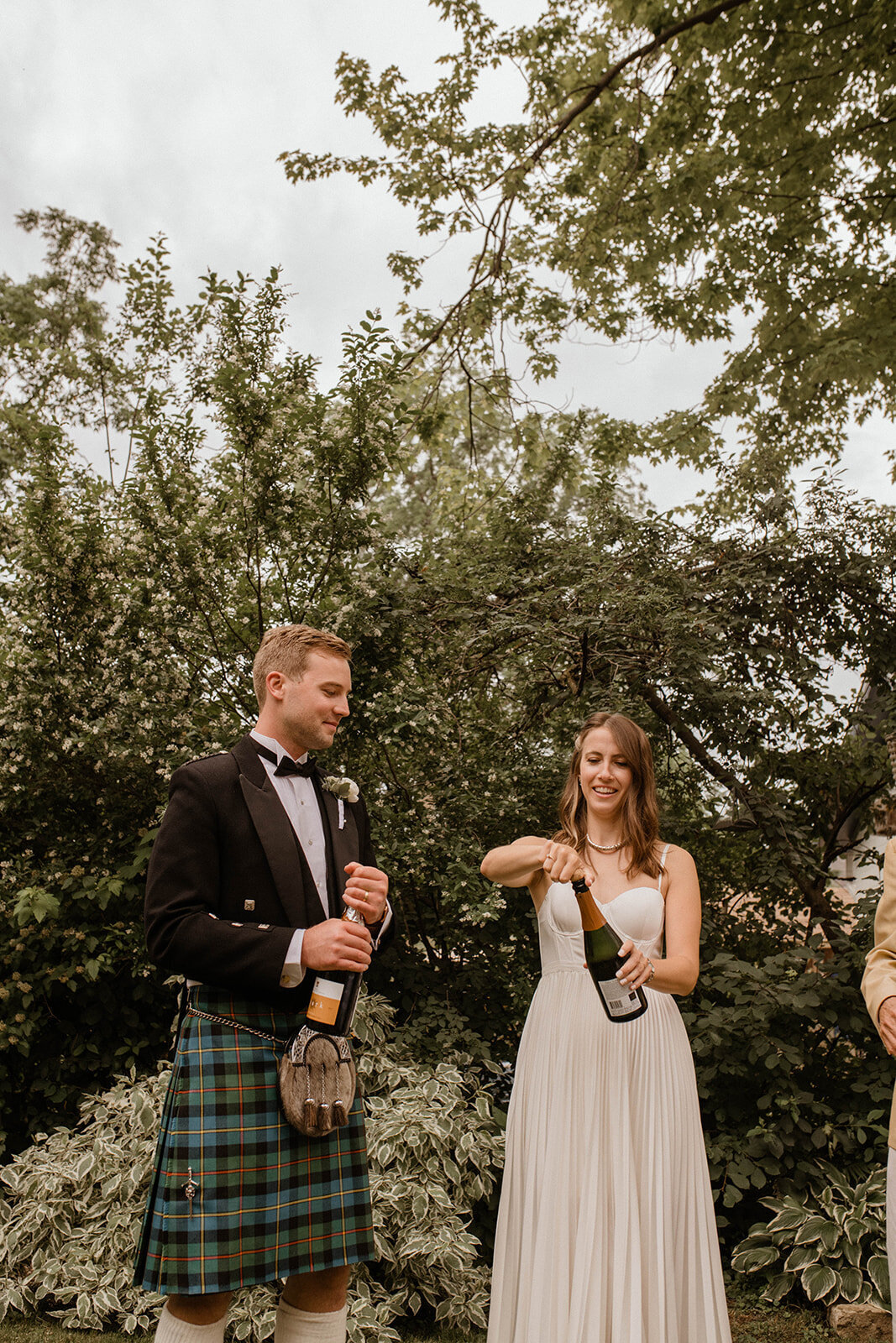 e-guelph-backyard-wedding-elopement-urban-toasts-8