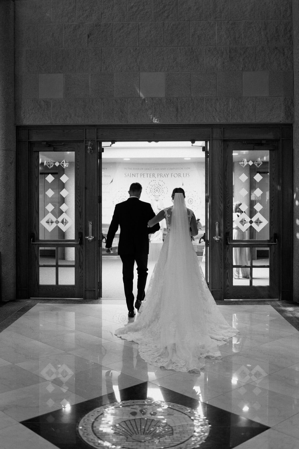Nichole-Babiez-Photography-Dunham-woods-Geneva-Illinois-Wedding-luxury-editorial-timeless-modern-candid-bride-inspiration-chicago-photographer--40