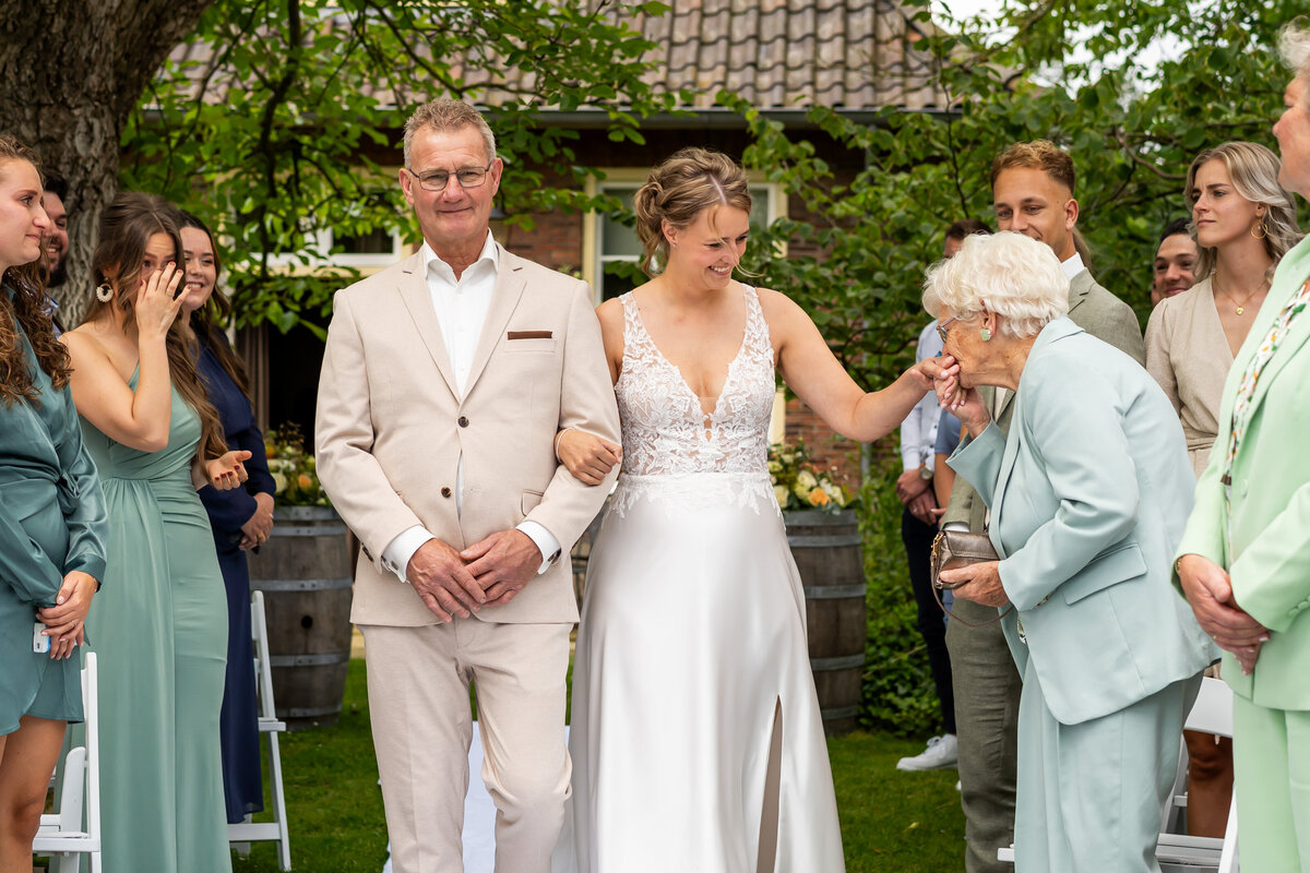 Trouwen in Twente, Twente, Westerhaar, Oost Nederland, liefde, echt, tijdloos, Bruiloft, trouwreportage, bruidsfotograaf, trouwfotograaf, rust, Twenterand, De fotograaf van Twente, Schipper, Juliantien, Juliantien fotografie