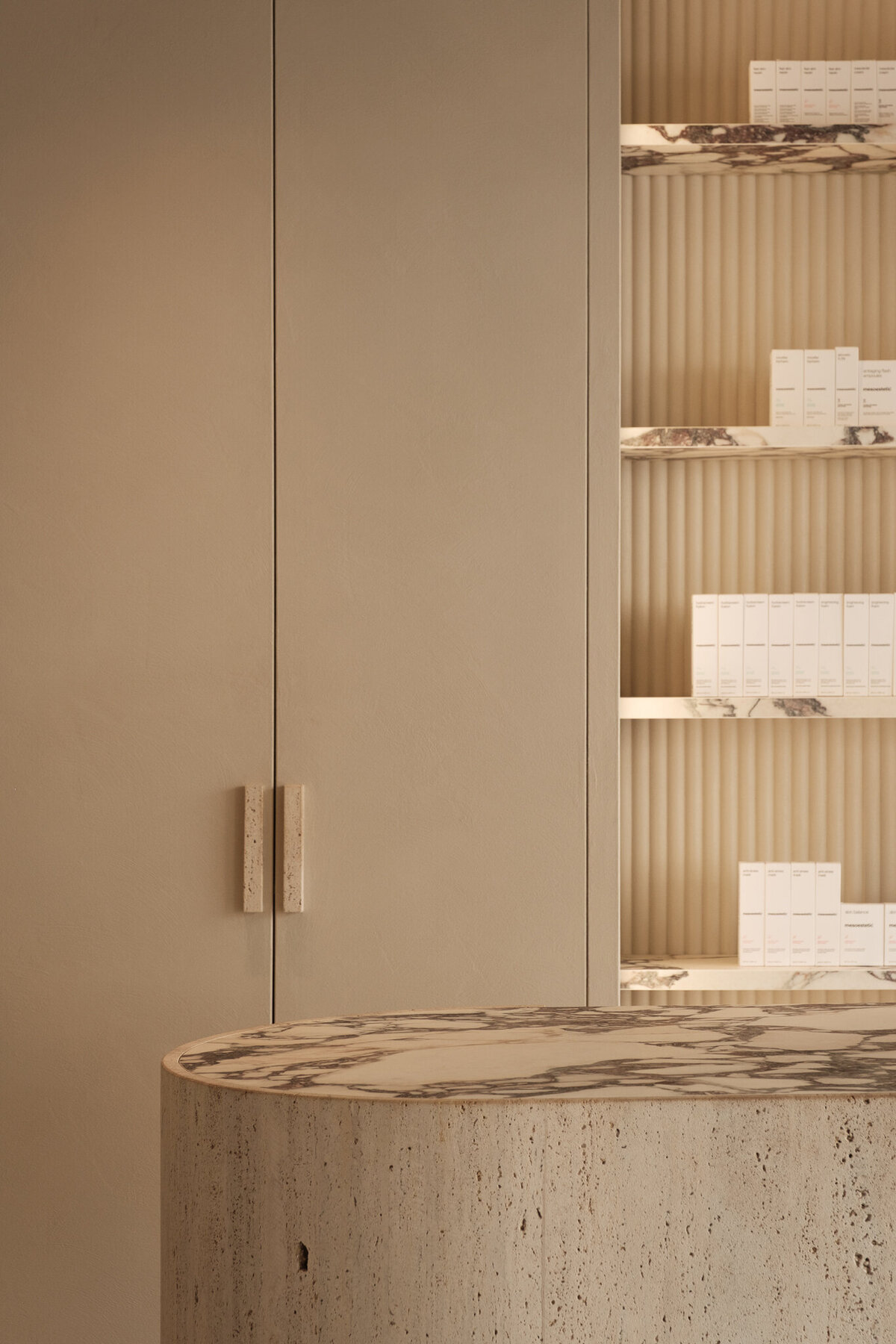 Tom Bremer_Sanne Kurvers Interiors_All Skin Clinic_web-19