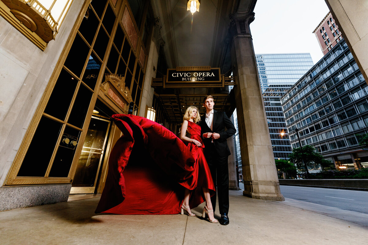Aspen-Avenue-Chicago-Wedding-Photographer-Lyric-Opera-House-Elegant-Timeless-Classic-Luxury-Downtown-True-to-Color-Bold-Romantic-Chicago-Theater-Lurie-Garden-FAV-109