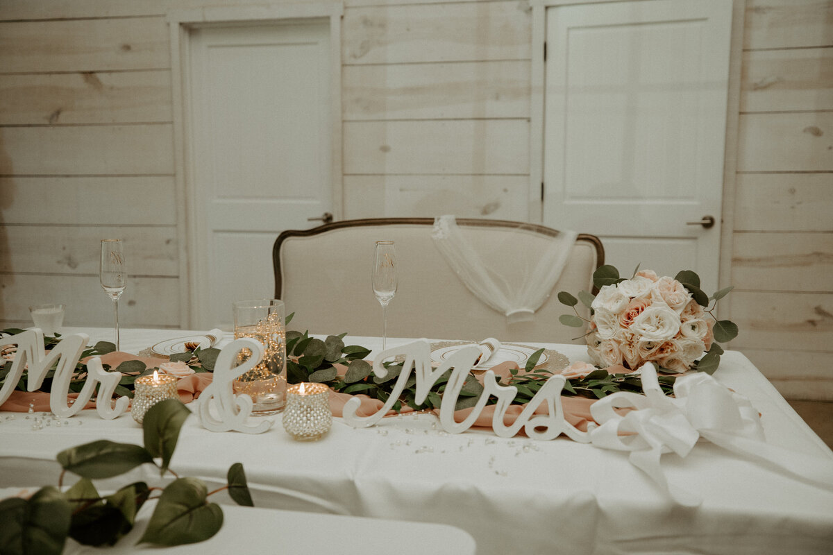 wedding table decor at Koury Farms
