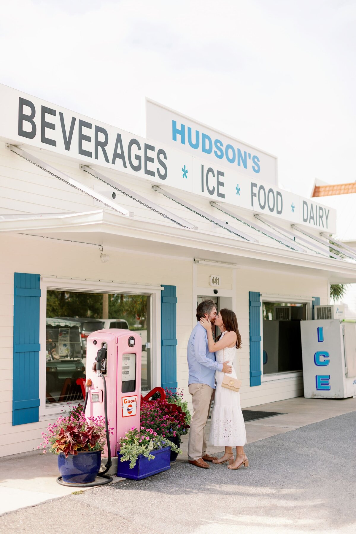 brittany-pannebaker-tampa-florida-destination-wedding-photographer-engagement-gasparillainn-4