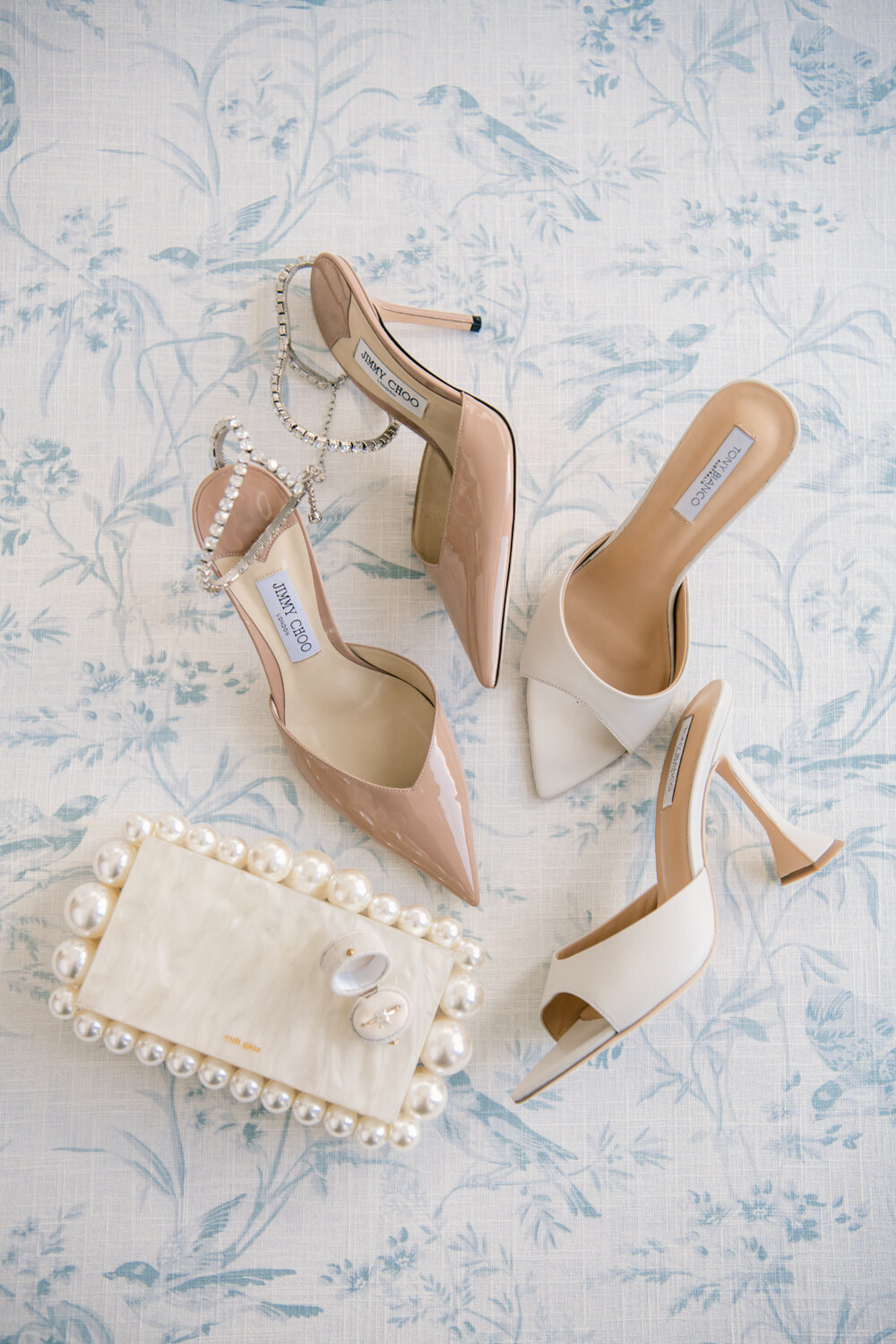 jimmy-choo-wedding-shoes-cult-gaia-annapolis-wedding-whitehall-wedding-newport-bride-karenadixon©-2024-400