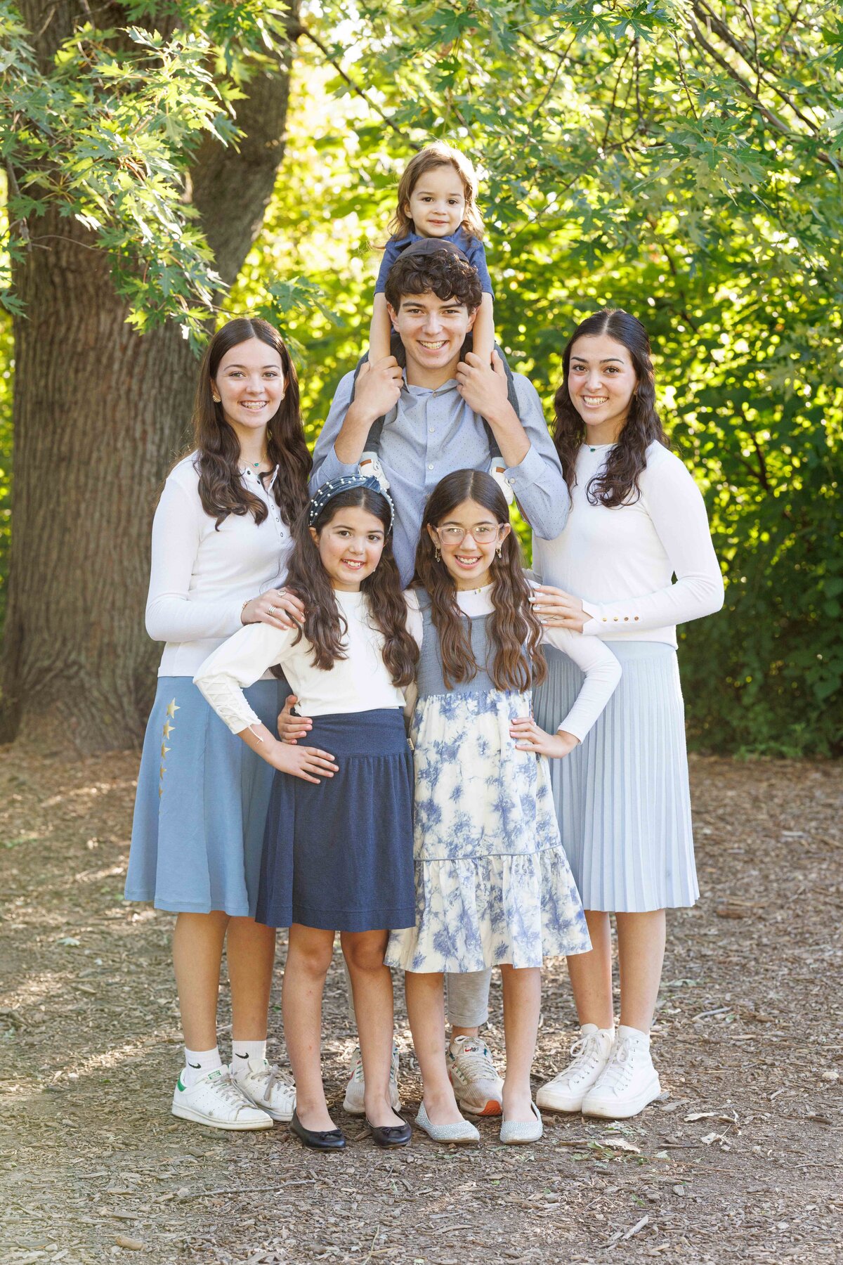 siblings-matching-cute-family