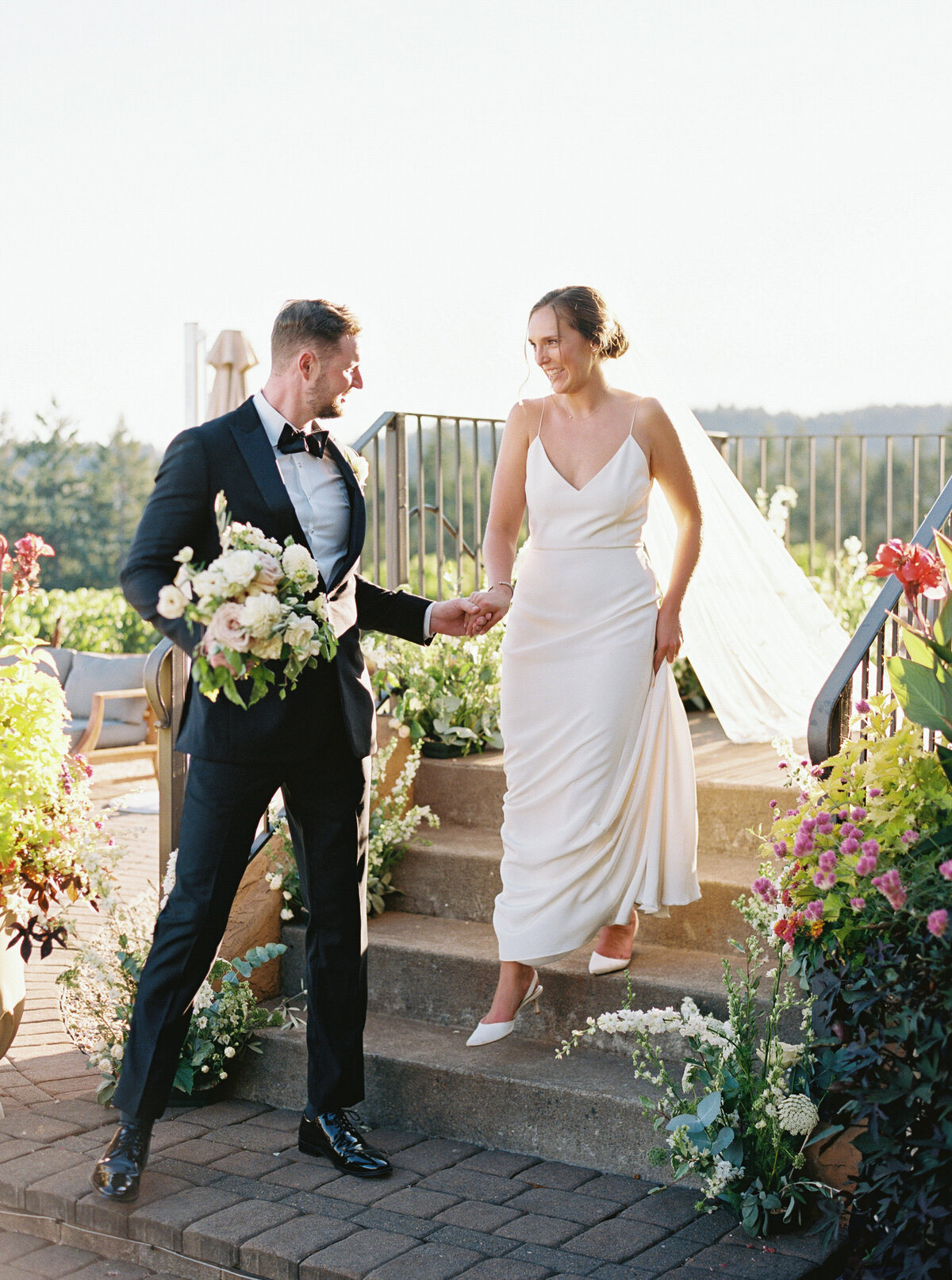 wedding-at-black-walnut-inn-and-vineyard-photography-by-the-tenneys-41