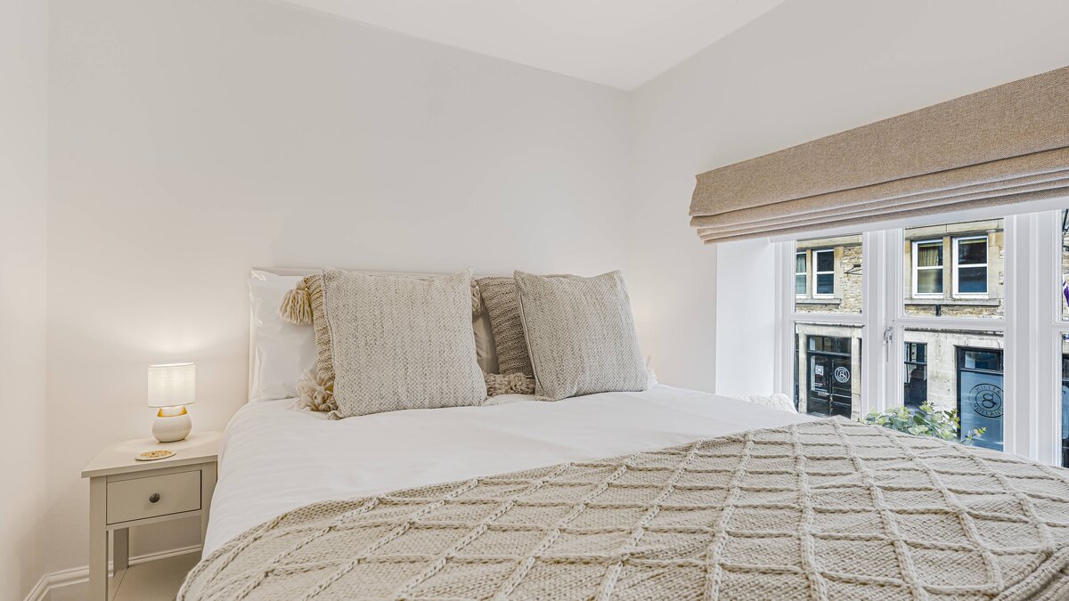 The Hideaway: Luxury 2 Bedroom Cottage