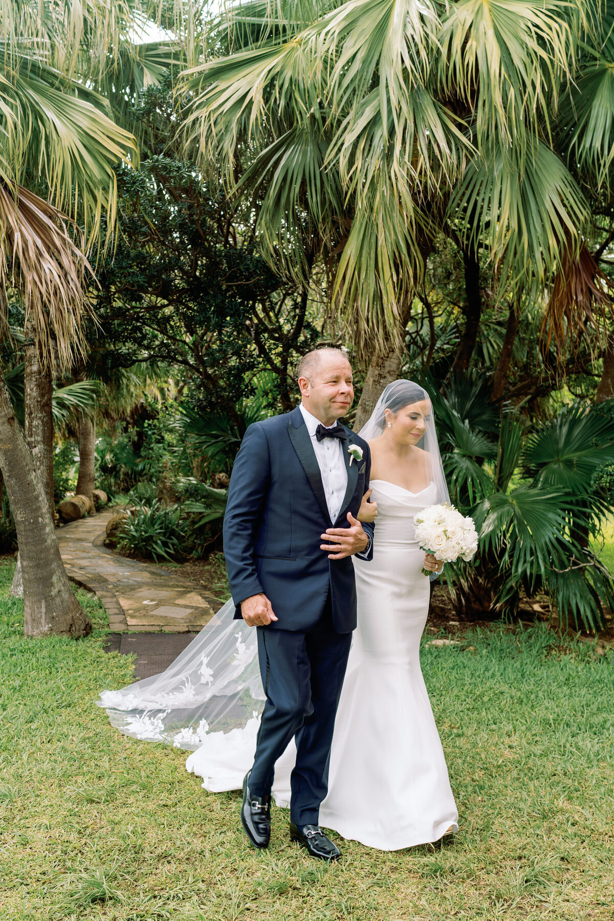 Hayley+Zach_Wedding_SNEAK_FoxtailCo_-340